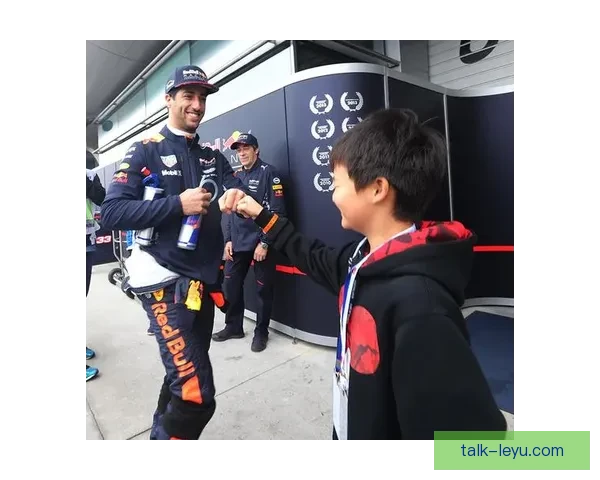 F1赛季风云再起车队角逐冠军悬念升级引爆全球关注热潮持续升温