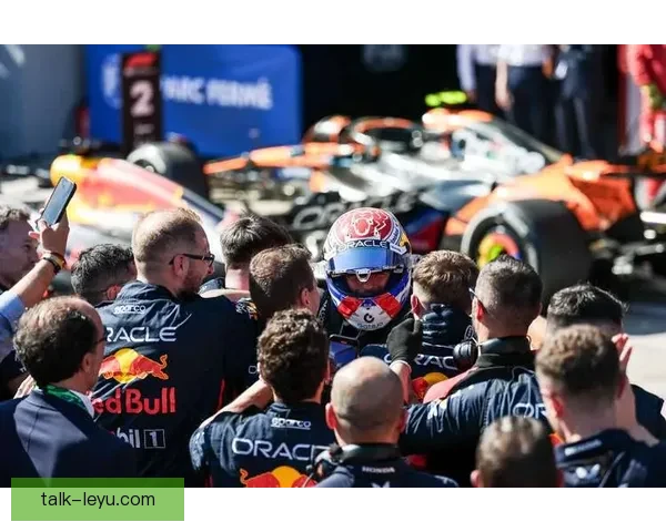 F1赛季最新动态:红牛车队连续获胜,梅赛德斯面临挑战 F1赛季最新动态:红牛车队连续获胜,梅赛德斯面临挑战
