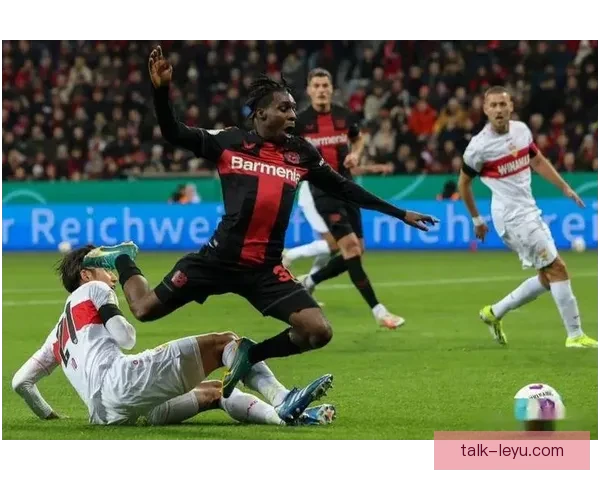 德甲赛季最新动态：多特蒙德与拜仁激烈争冠，勒沃库森表现出色